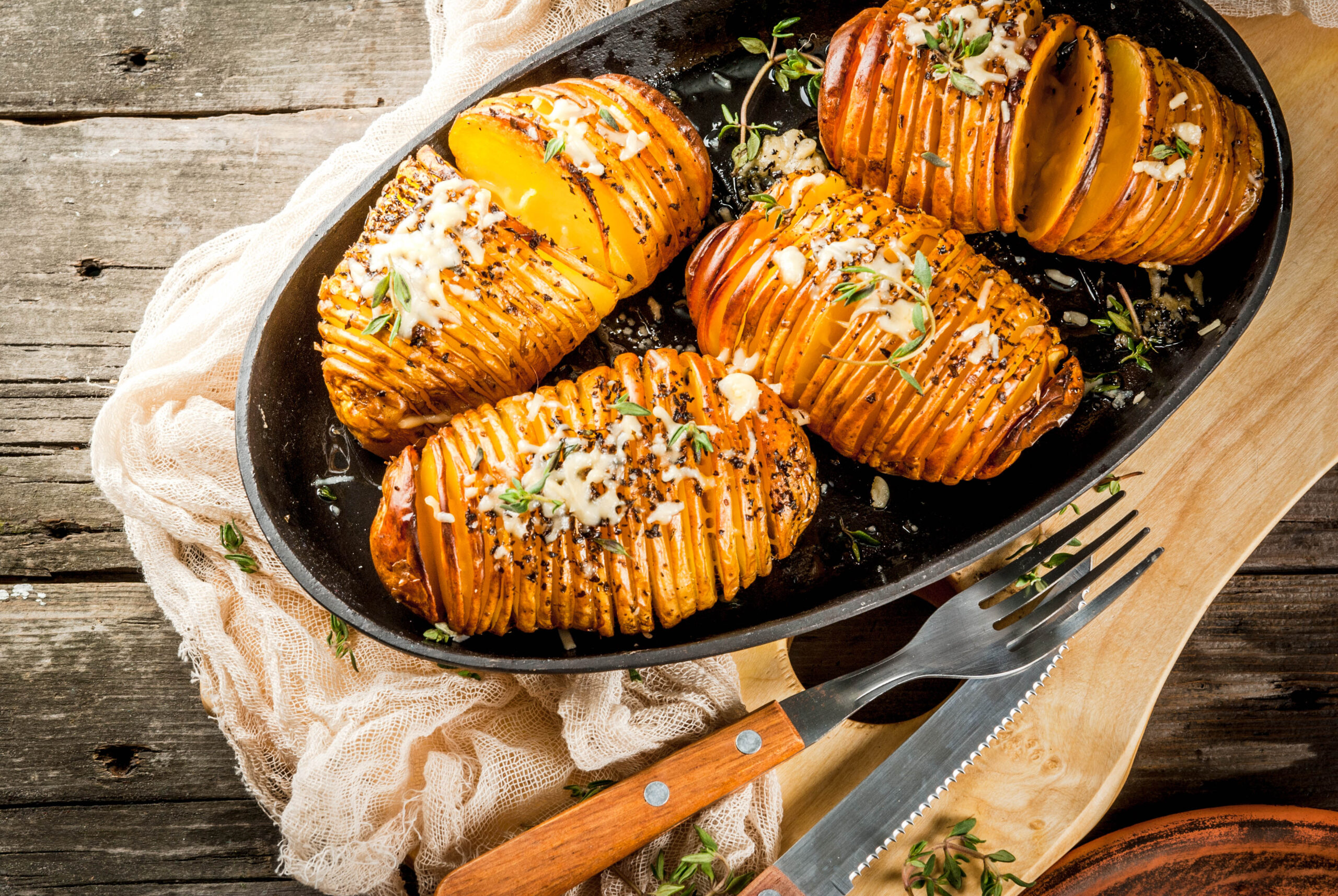 Patate Hasselback nella friggitrice ad aria