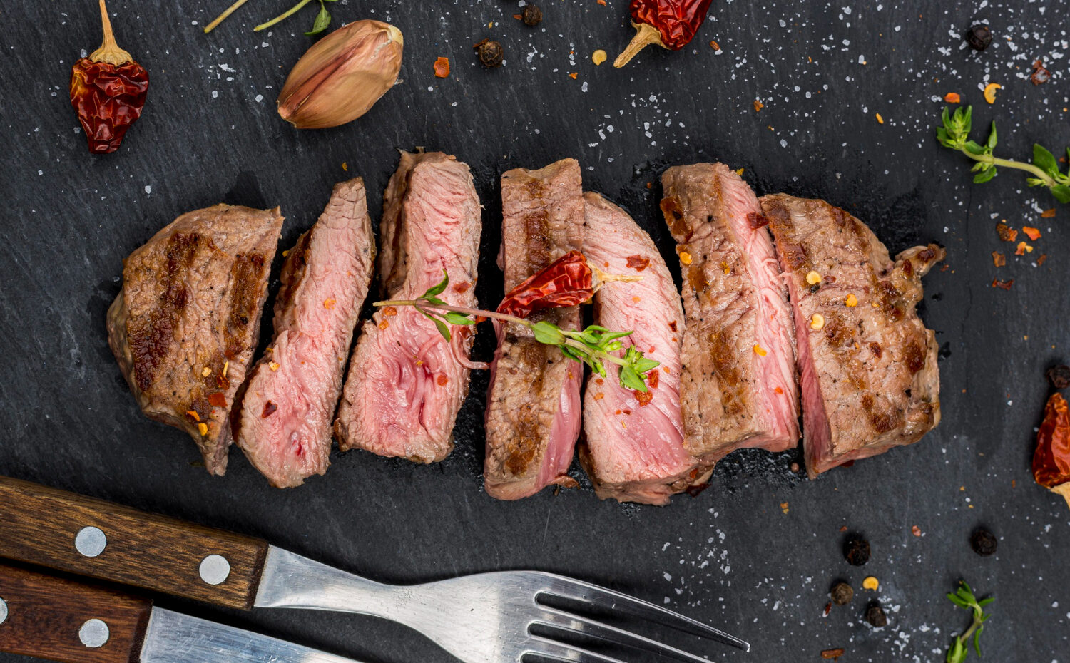 Bistecca di manzo in friggitrice ad aria cotta alla perfezione